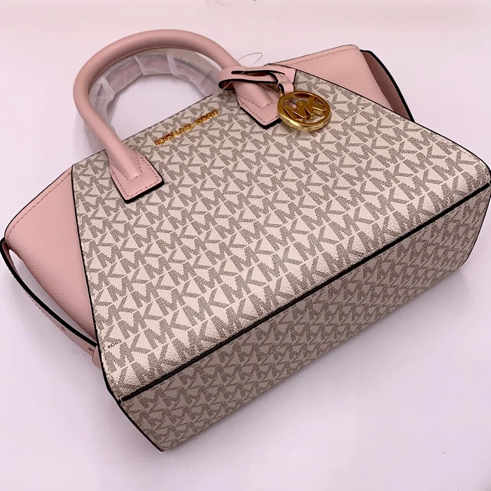 MICHAEL KORS
Avril Small Logo Top-Zip Satchel Powder Blush Multi signature color - Picture 10 of 16